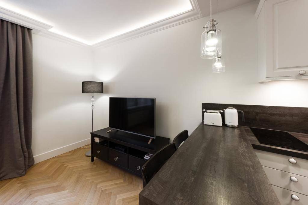 Apartamenty-Mi Crystal Варшава Екстериор снимка
